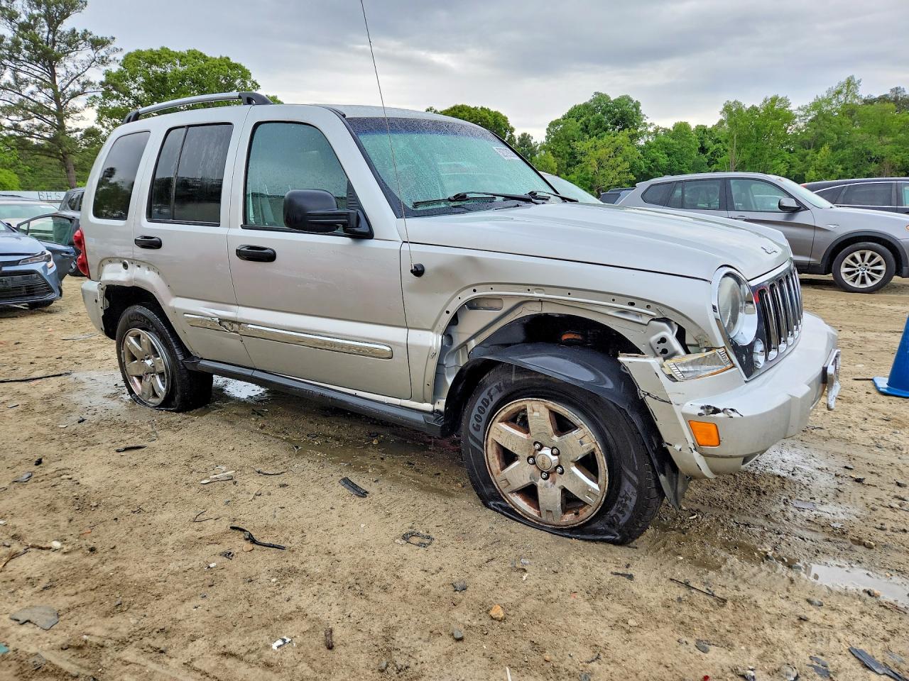 2005 JEEP LIBERTY LIMITED photo 7