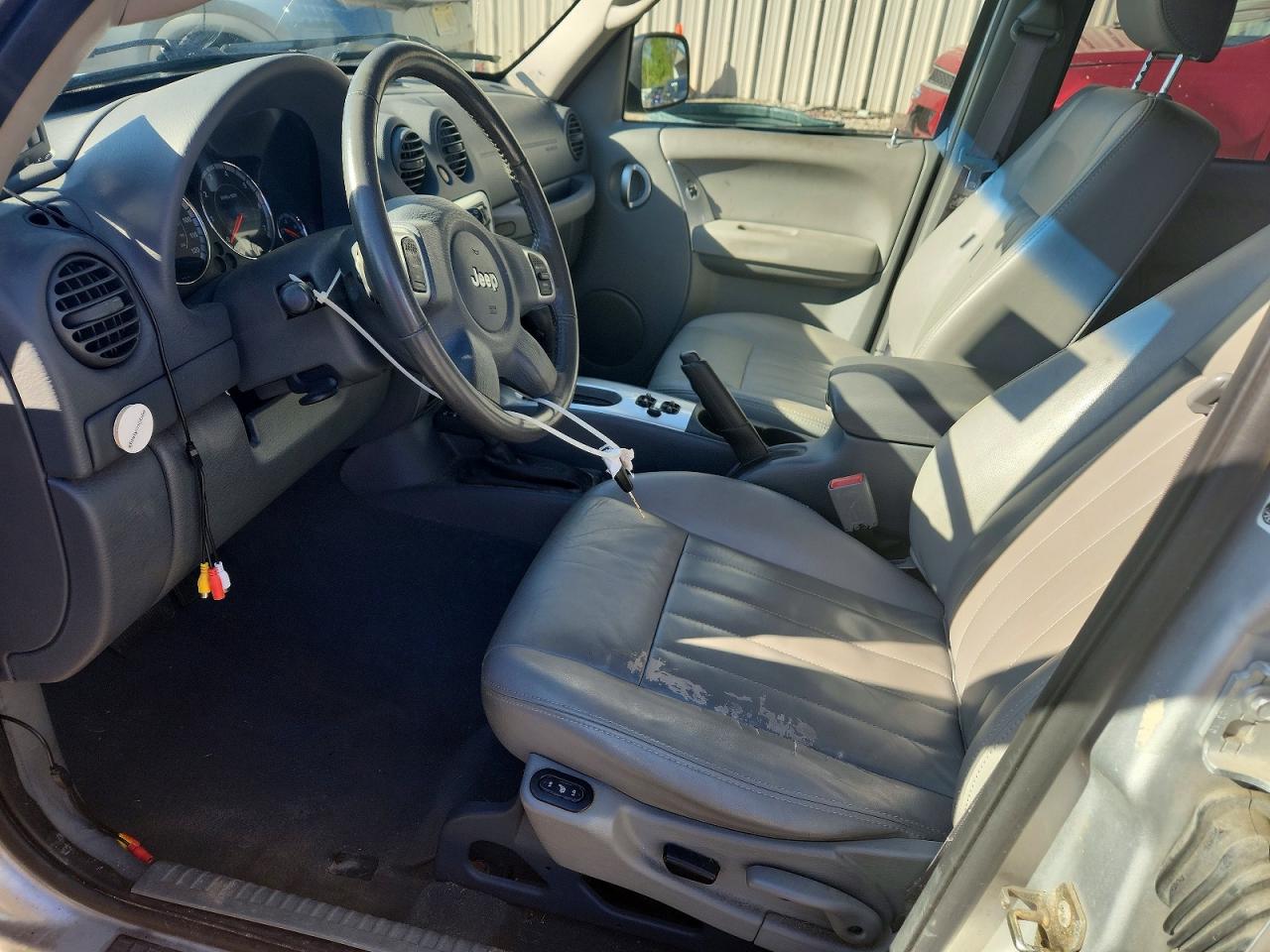 2005 JEEP LIBERTY LIMITED photo 13
