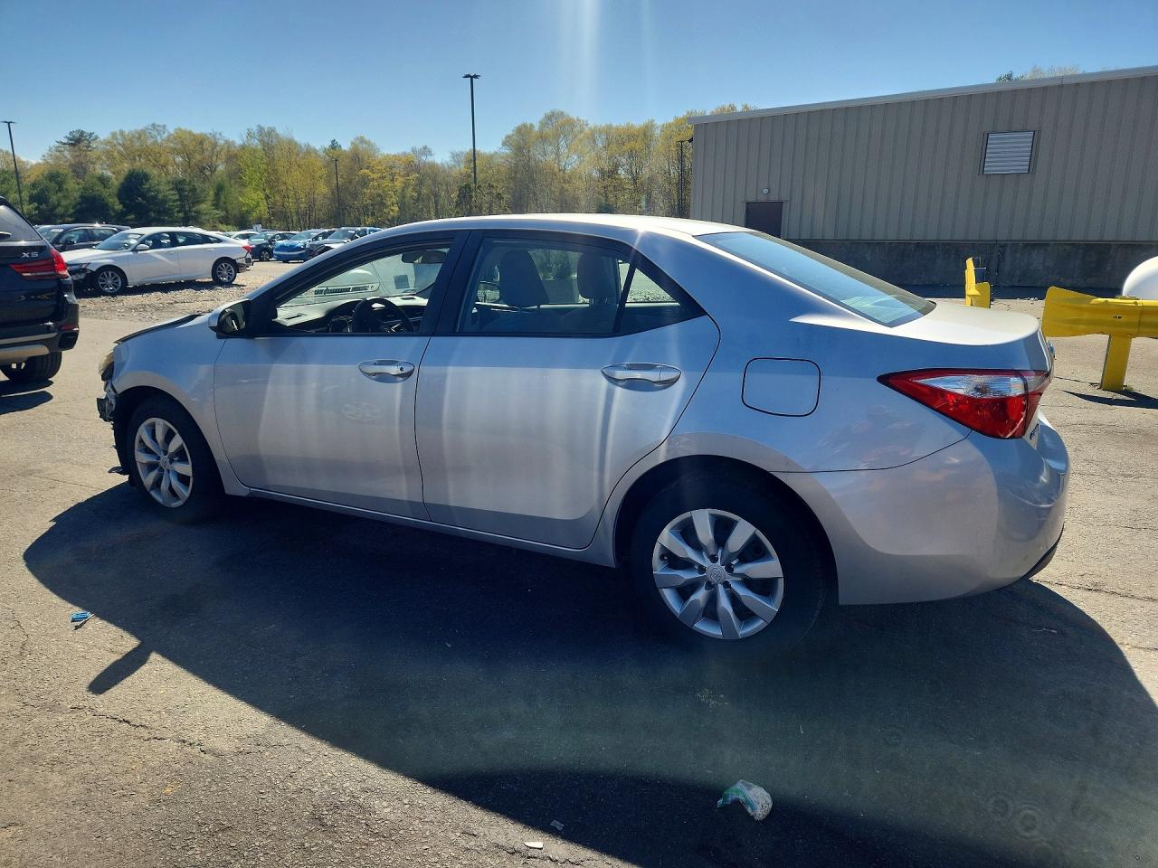 2015 TOYOTA COROLLA LE photo 3