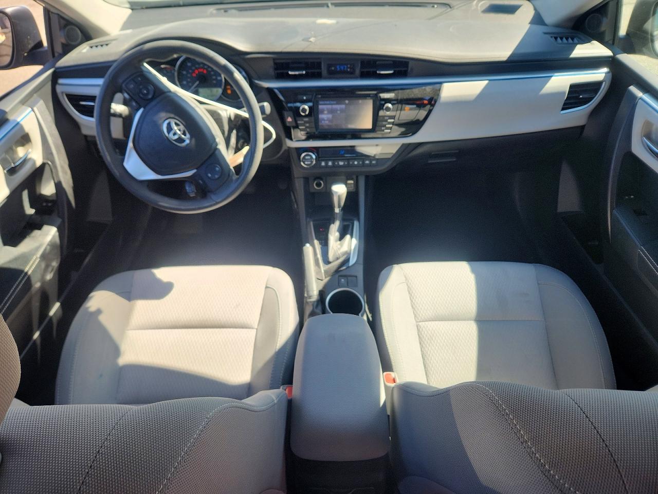 2015 TOYOTA COROLLA LE photo 15