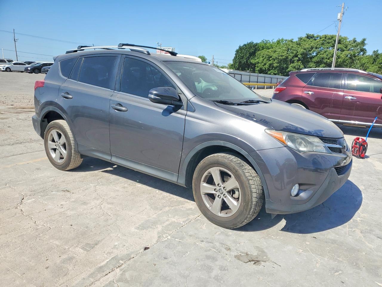 2015 TOYOTA RAV4 XLE photo 10