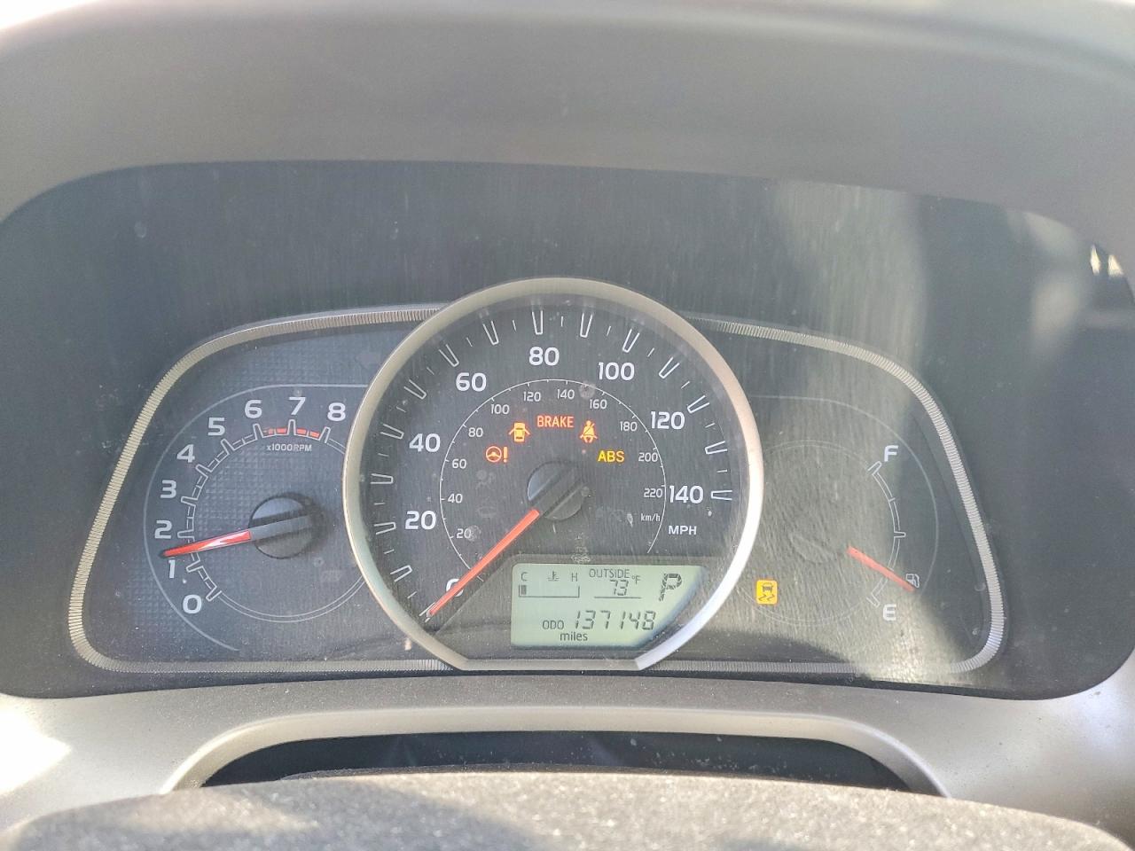 2015 TOYOTA RAV4 XLE photo 25