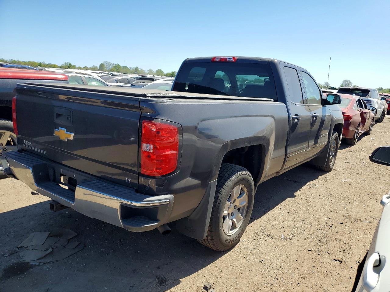 2015 CHEVROLET SILVERADO K1500 LT photo 3