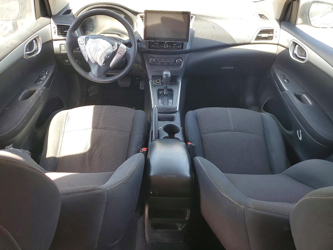 2015 NISSAN SENTRA S photo 22