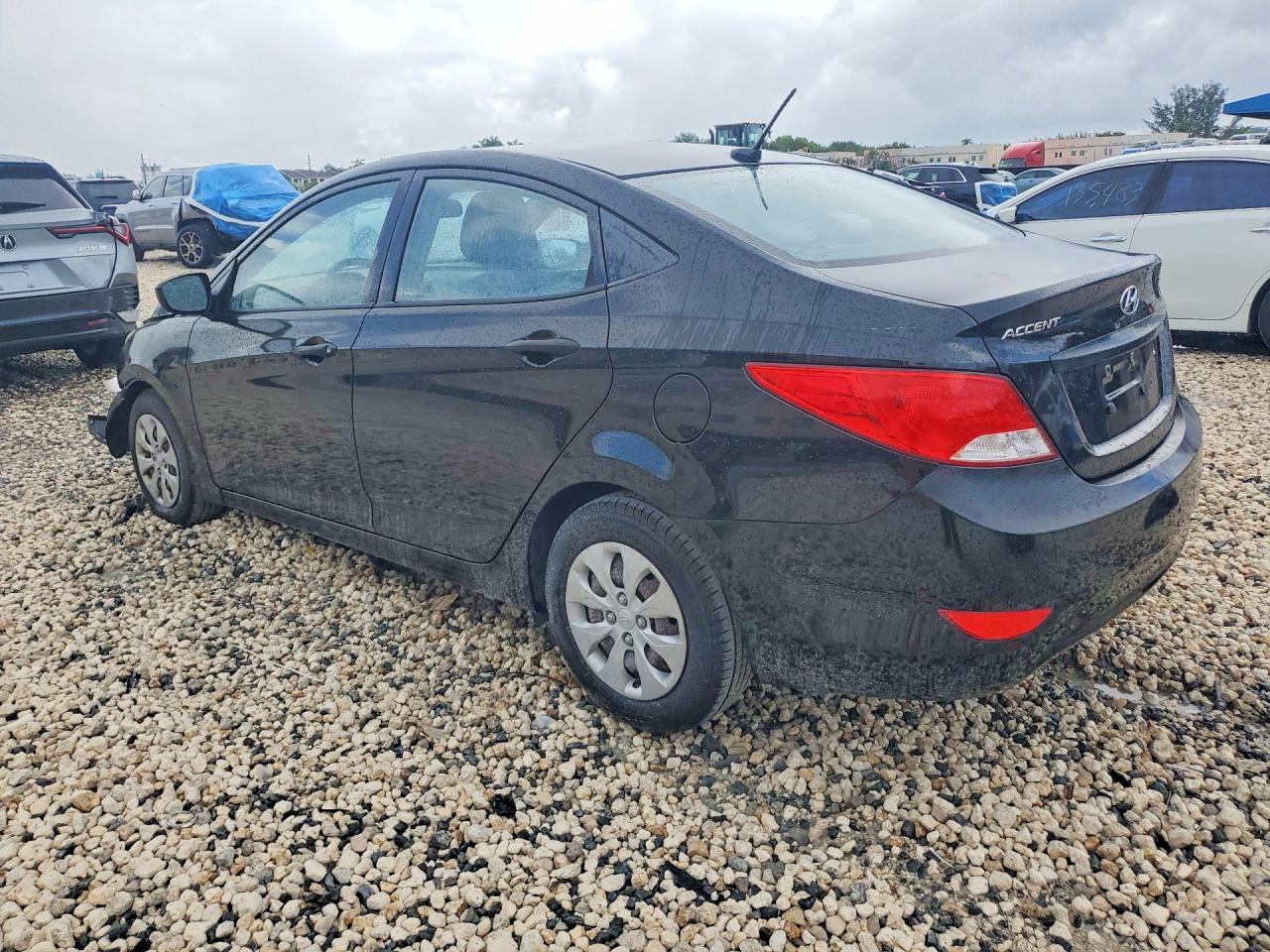 2016 HYUNDAI ACCENT SE photo 2