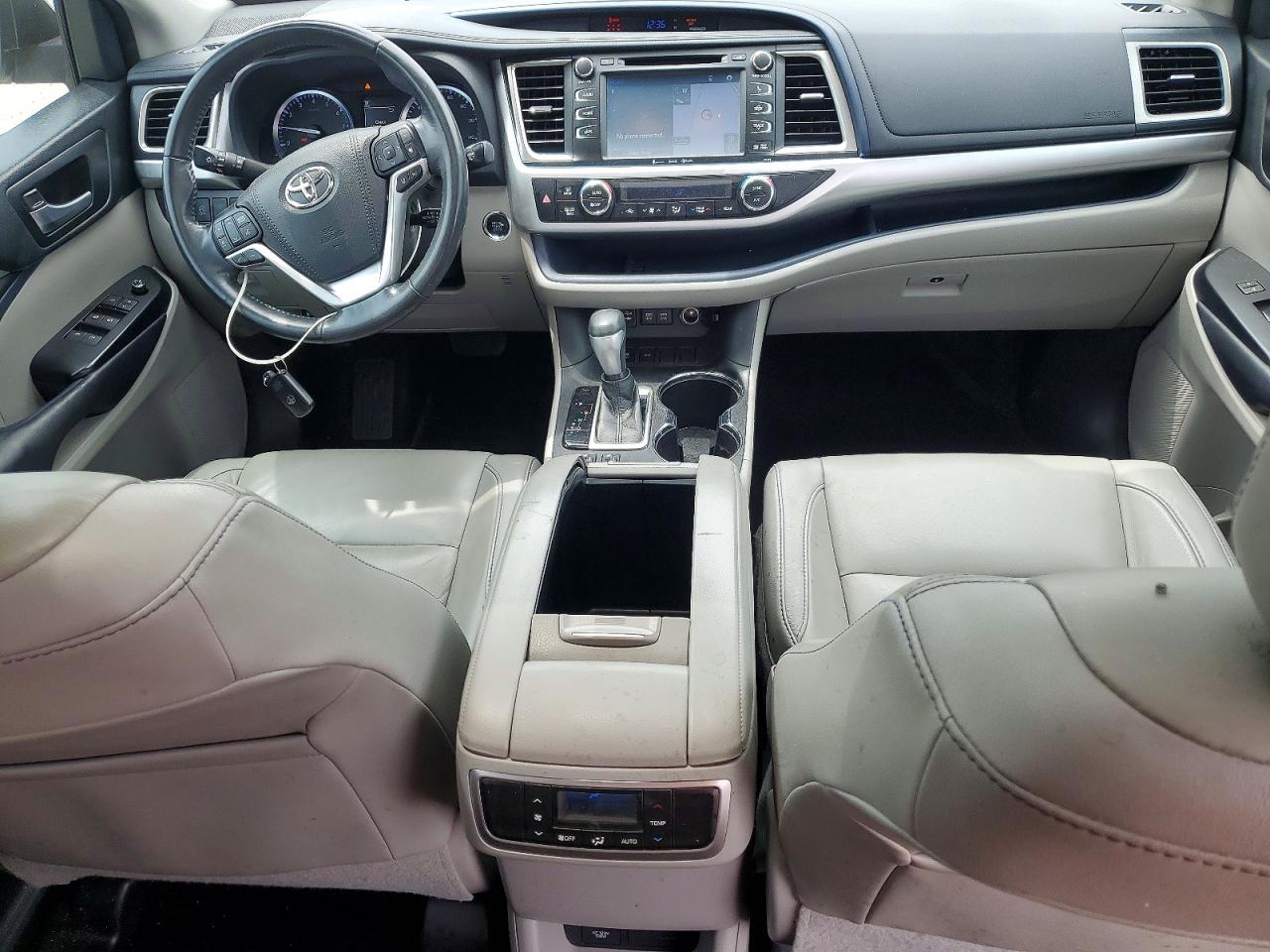 2018 TOYOTA HIGHLANDER XLE photo 15