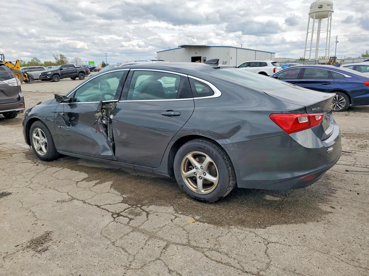 2017 CHEVROLET MALIBU LS photo 4