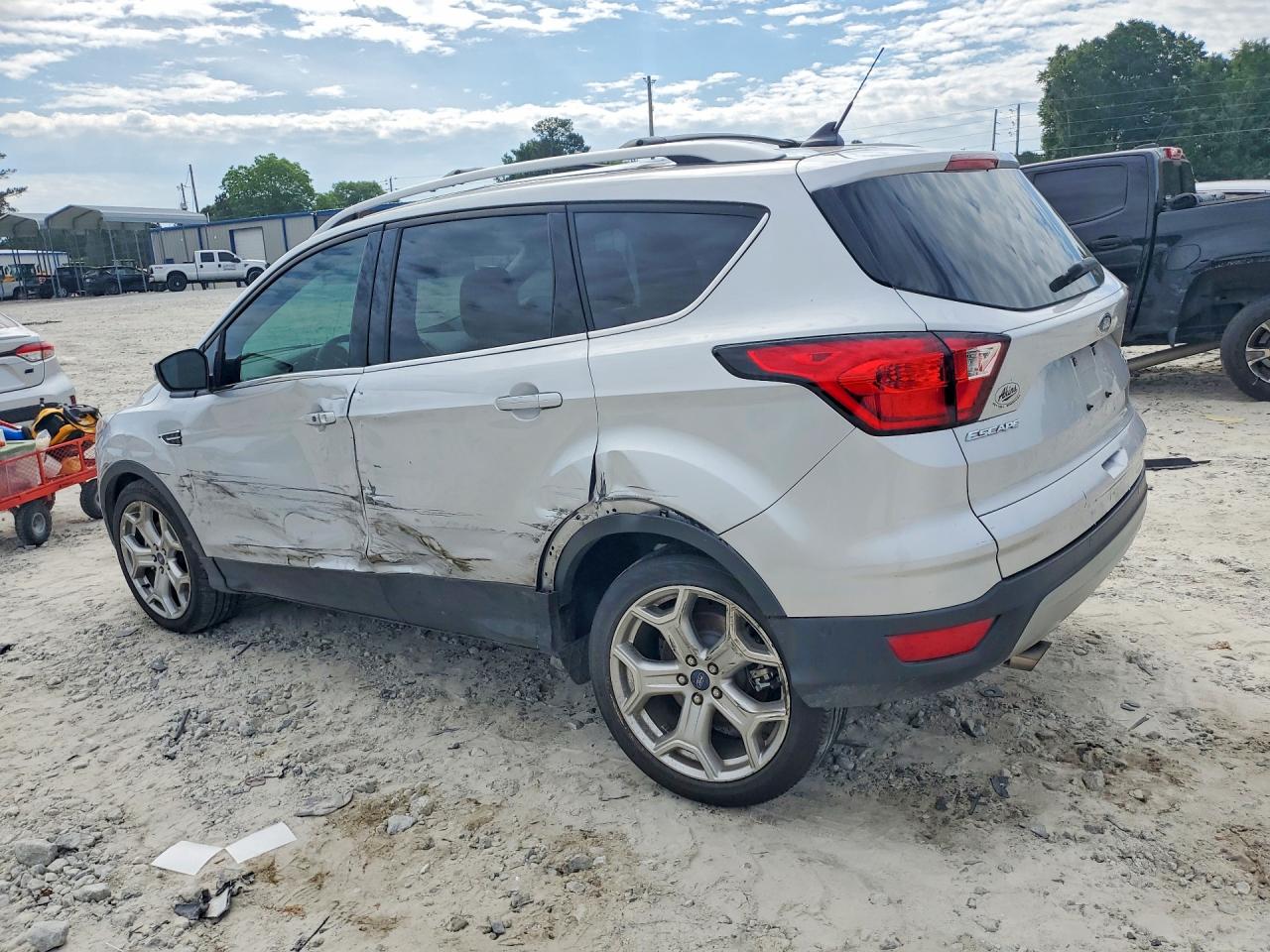 2019 FORD ESCAPE TITANIUM photo 3