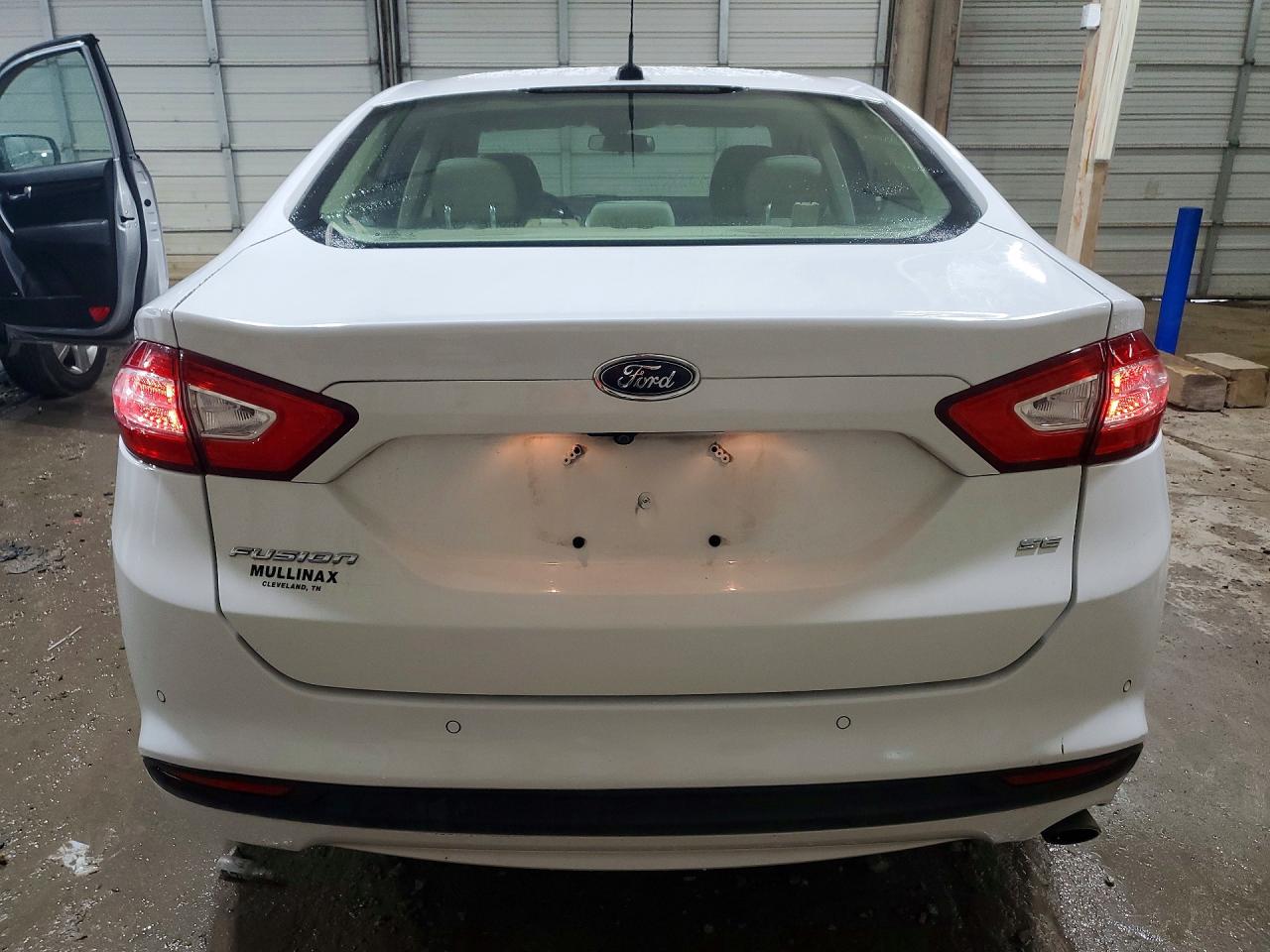 2016 FORD FUSION SE photo 16