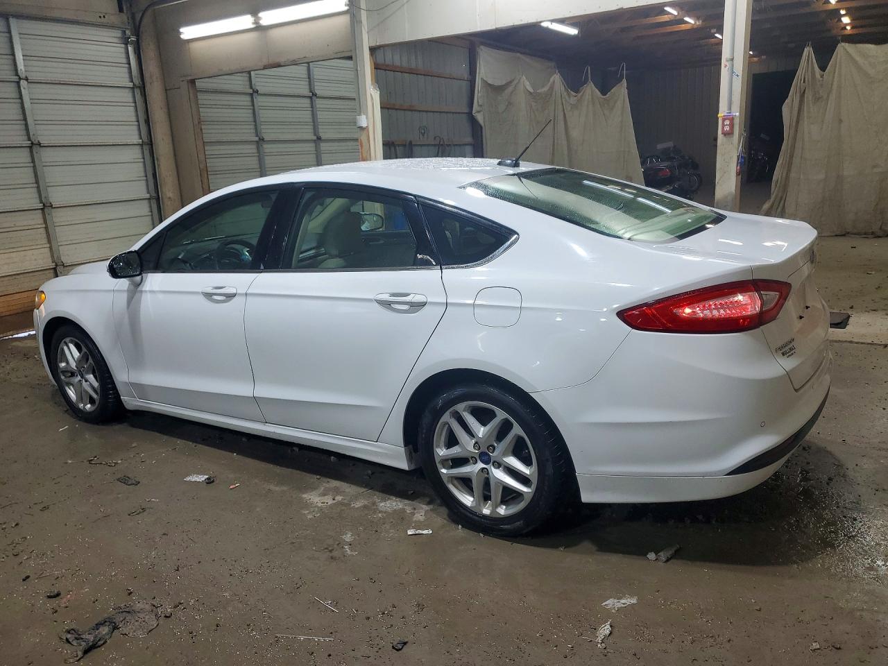 2016 FORD FUSION SE photo 4