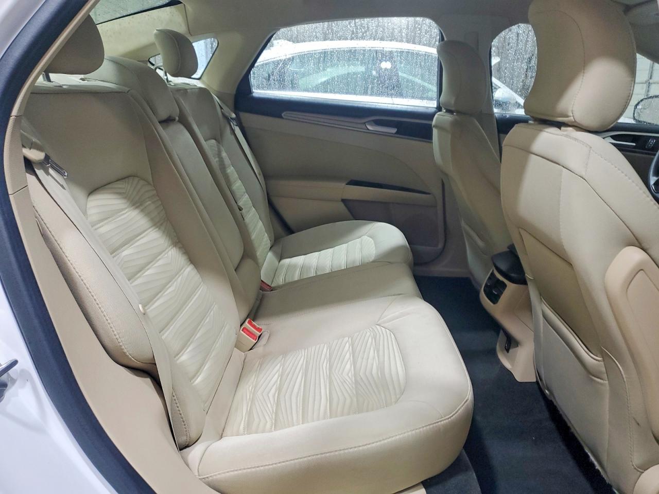 2016 FORD FUSION SE photo 28