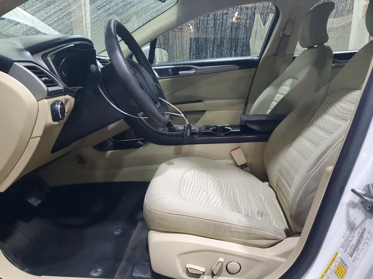 2016 FORD FUSION SE photo 19