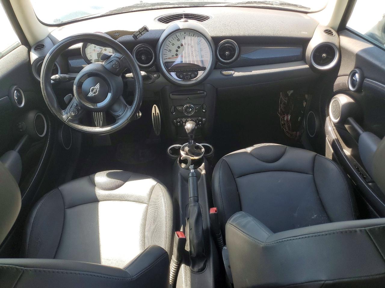 2011 MINI COOPER S photo 8