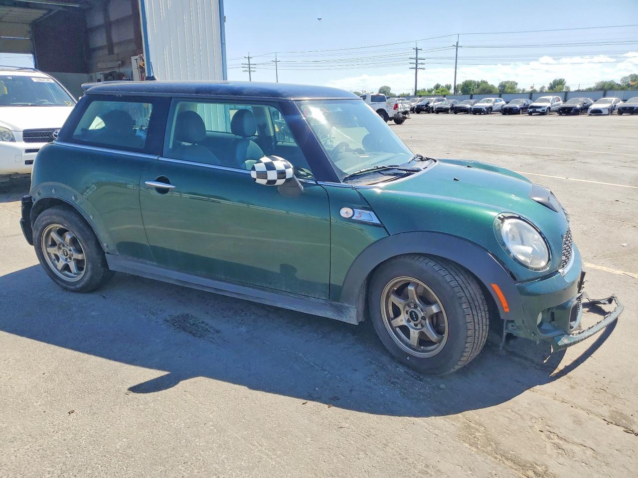 2011 MINI COOPER S photo 4