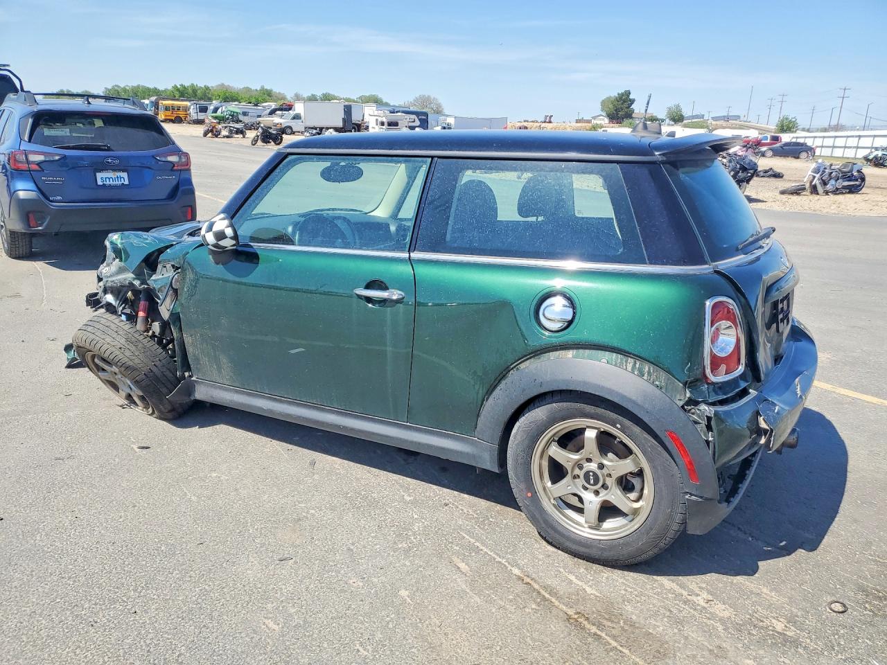 2011 MINI COOPER S photo 2