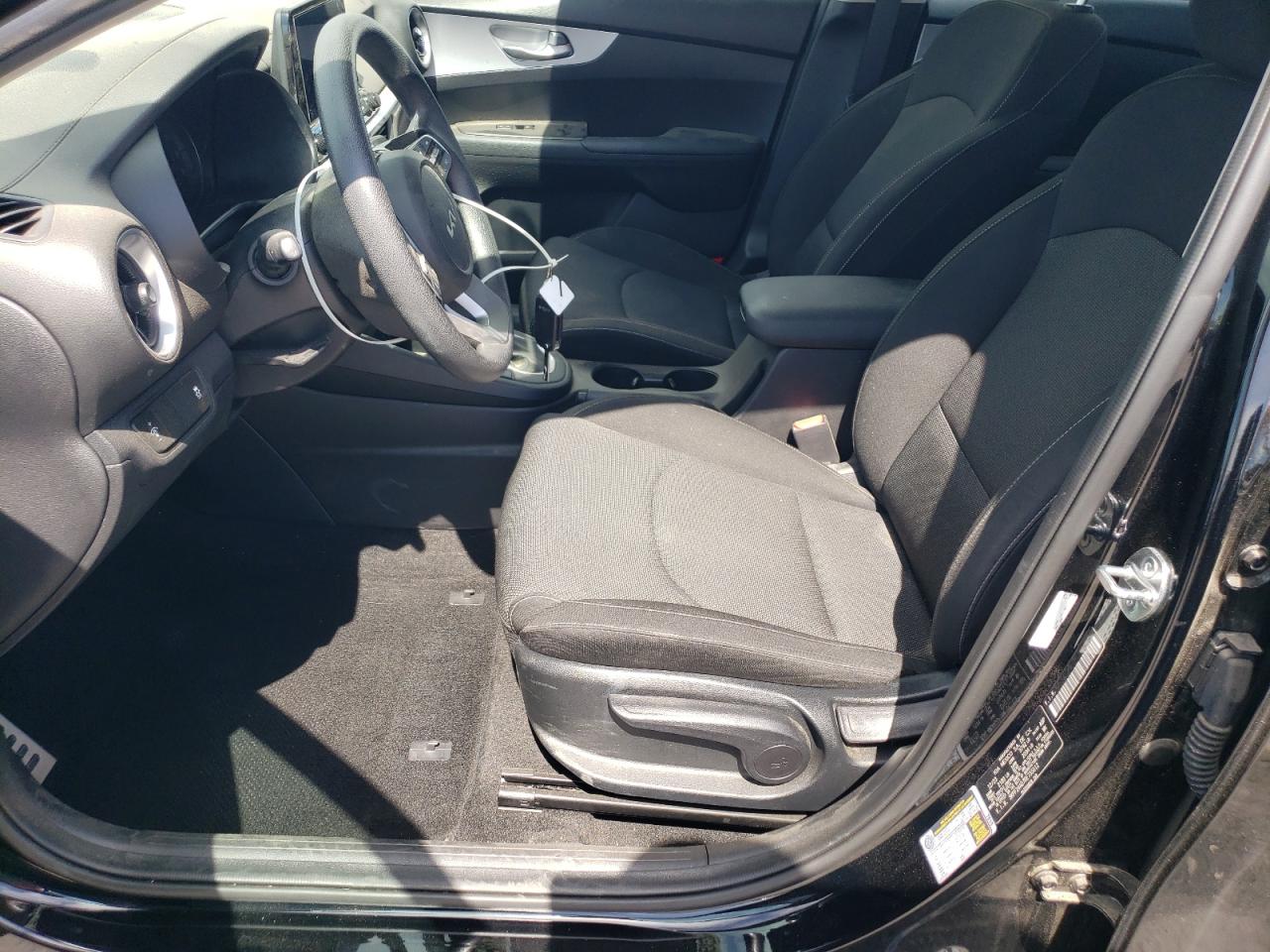 2024 KIA FORTE LX photo 7