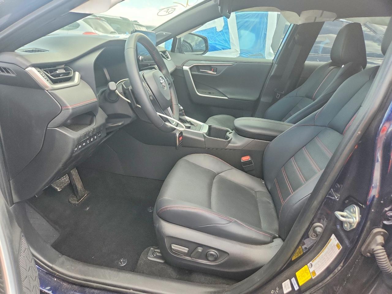 2025 TOYOTA RAV4 XSE photo 13
