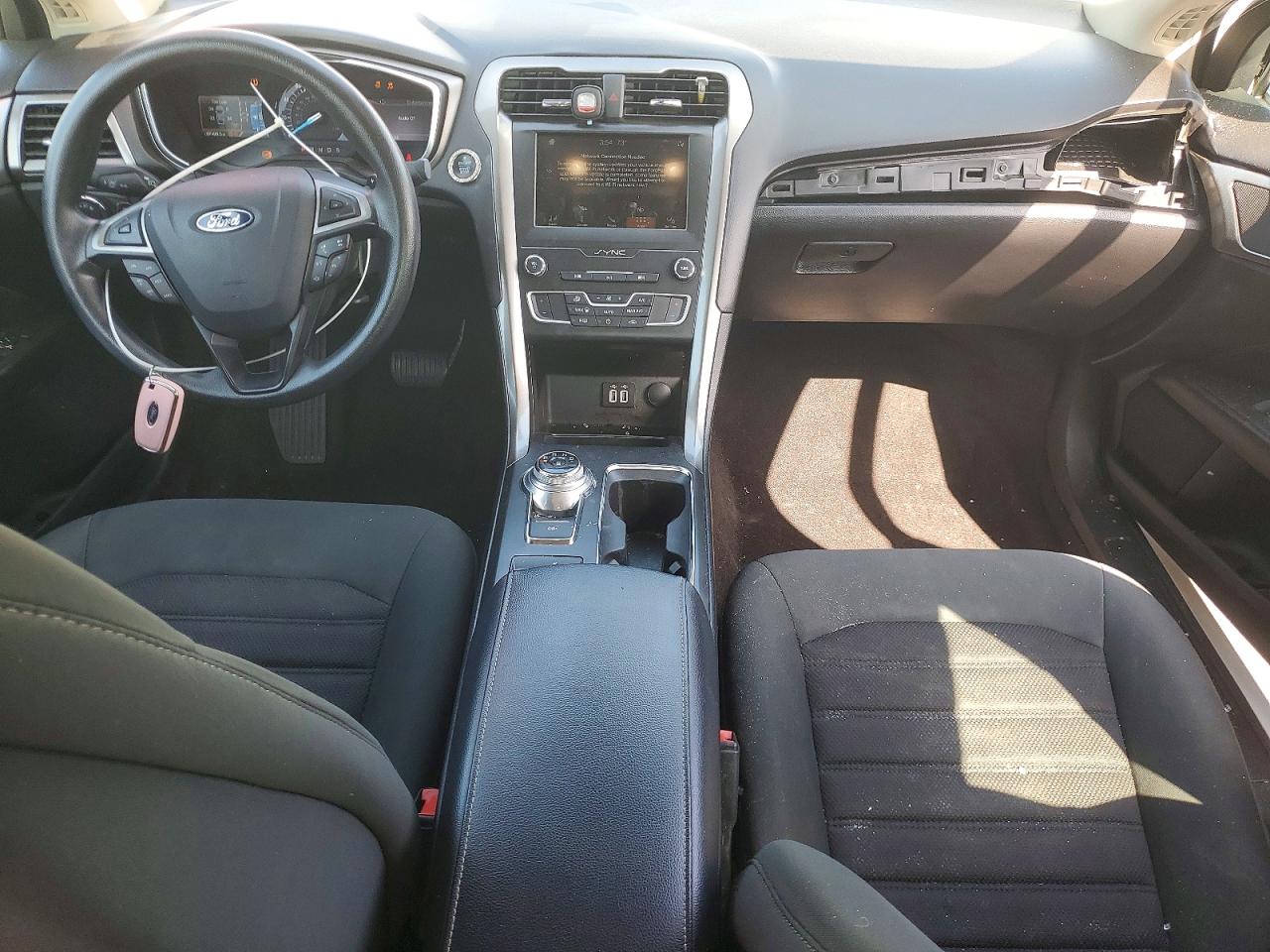 2019 FORD FUSION SE photo 8