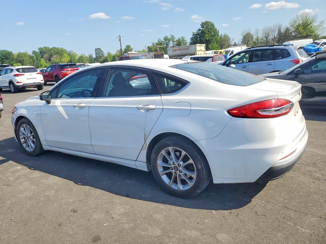 2019 FORD FUSION SE photo 2