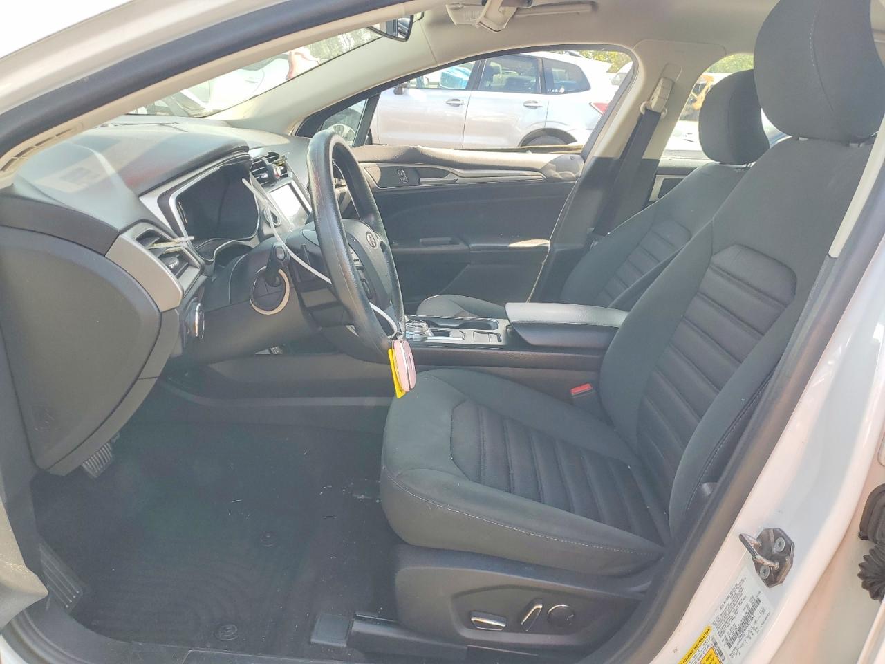 2019 FORD FUSION SE photo 7