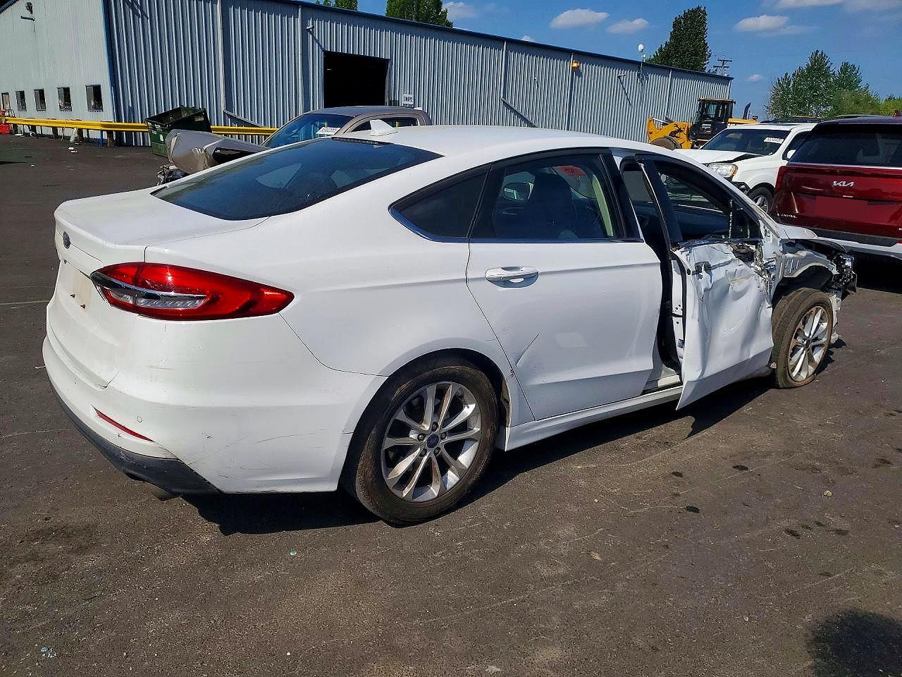 2019 FORD FUSION SE photo 3
