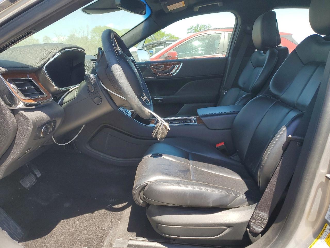 2020 LINCOLN CONTINENTAL photo 13