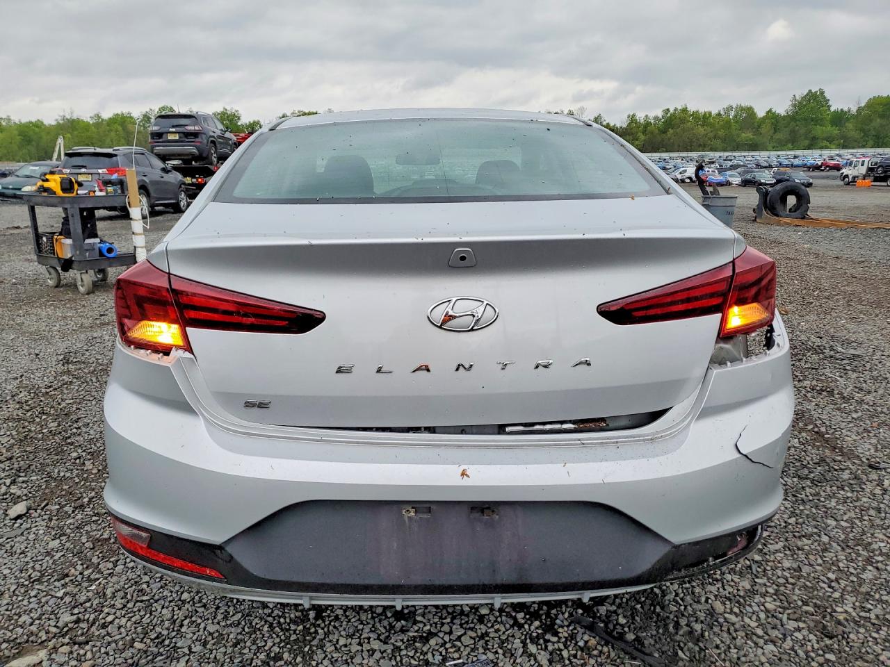 2020 HYUNDAI ELANTRA SE photo 16