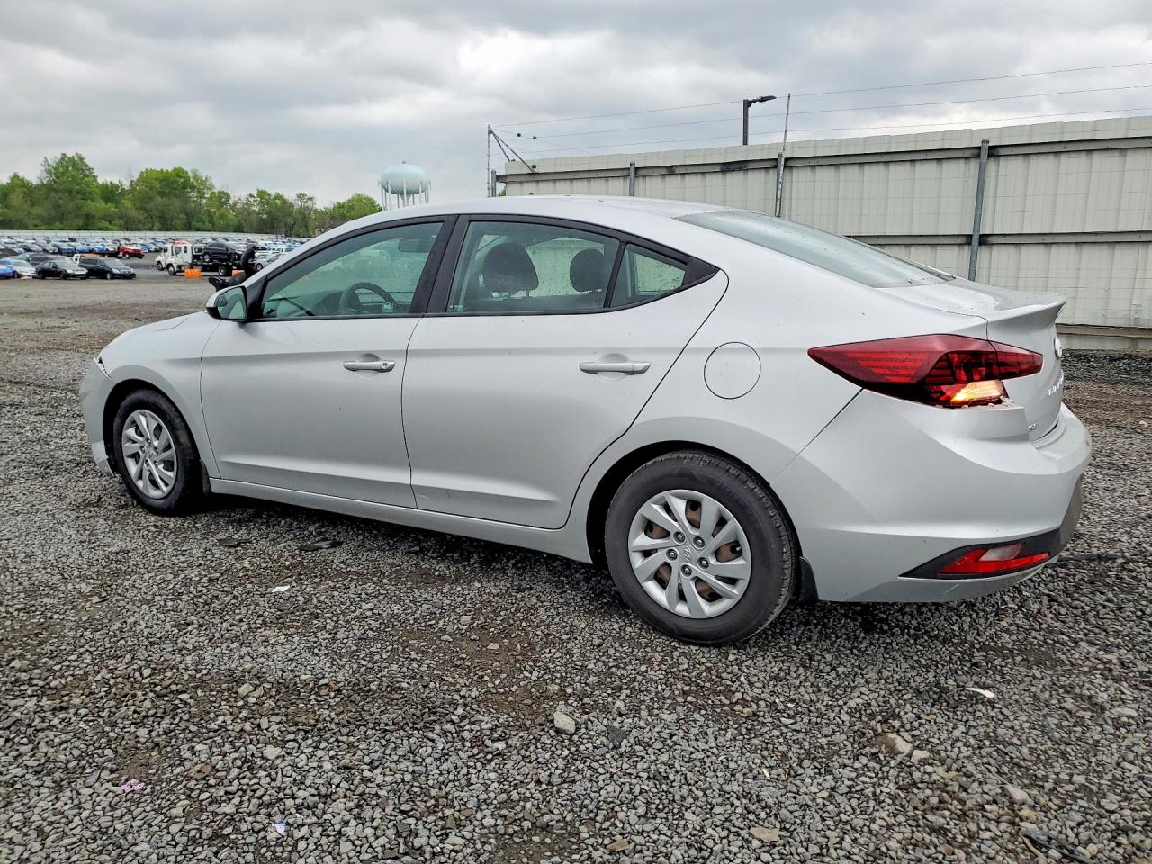 2020 HYUNDAI ELANTRA SE photo 4