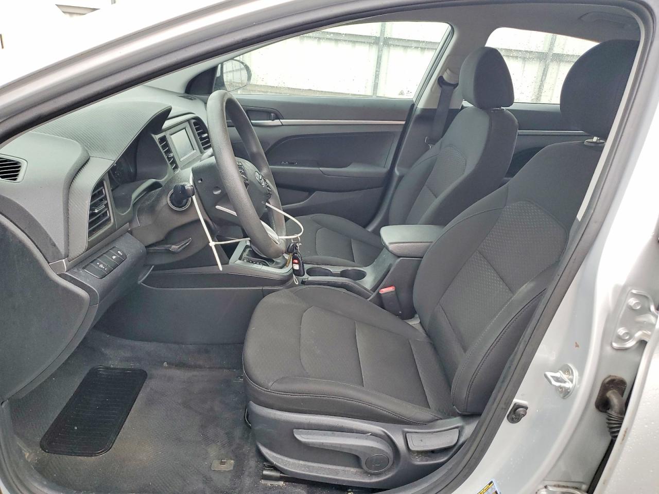2020 HYUNDAI ELANTRA SE photo 19