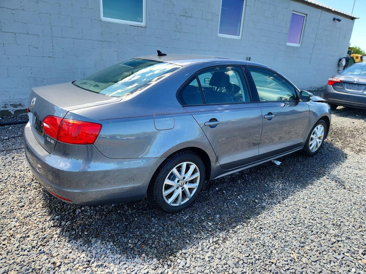 2012 VOLKSWAGEN JETTA SE photo 5