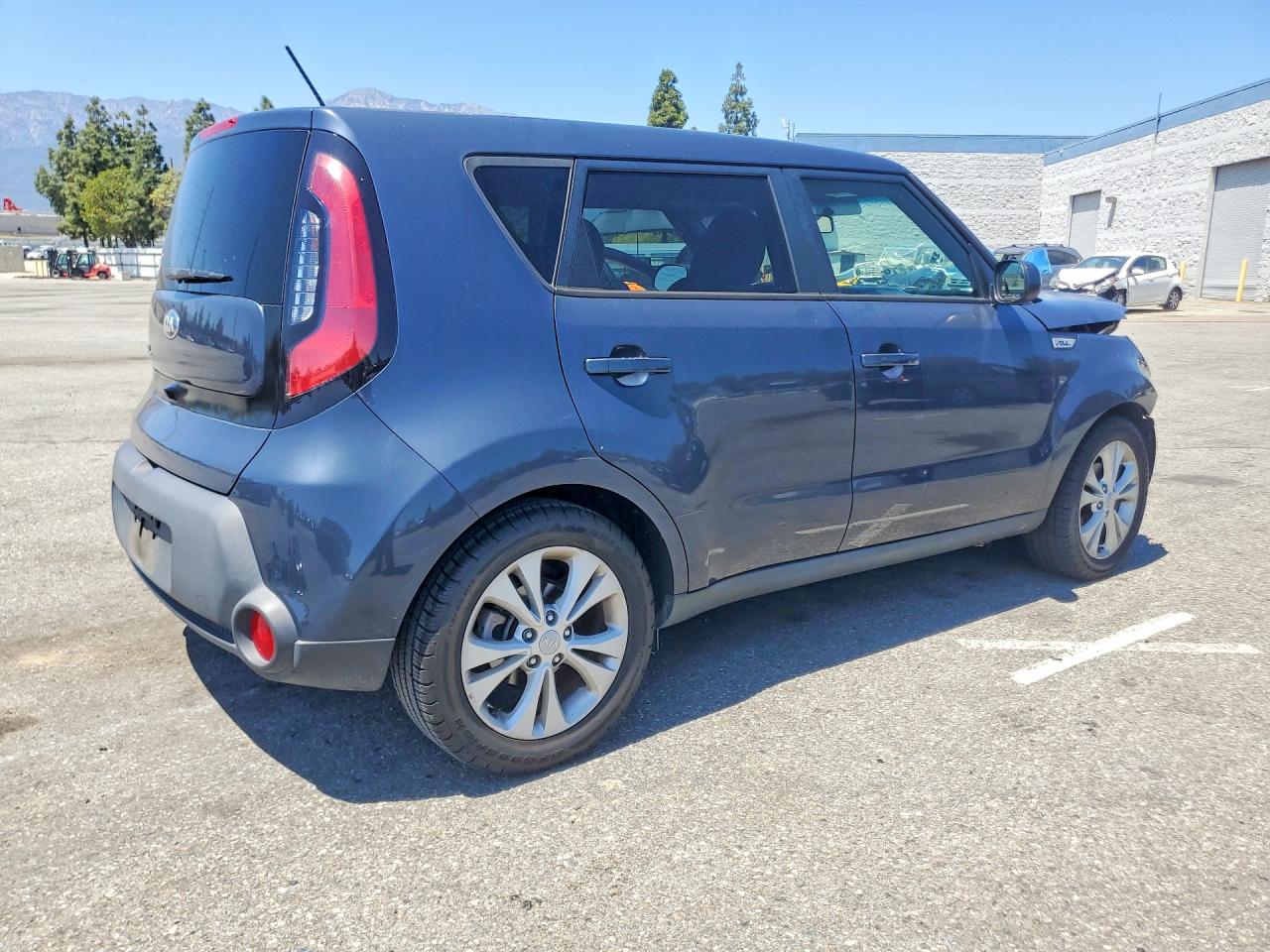 2015 KIA SOUL + photo 5