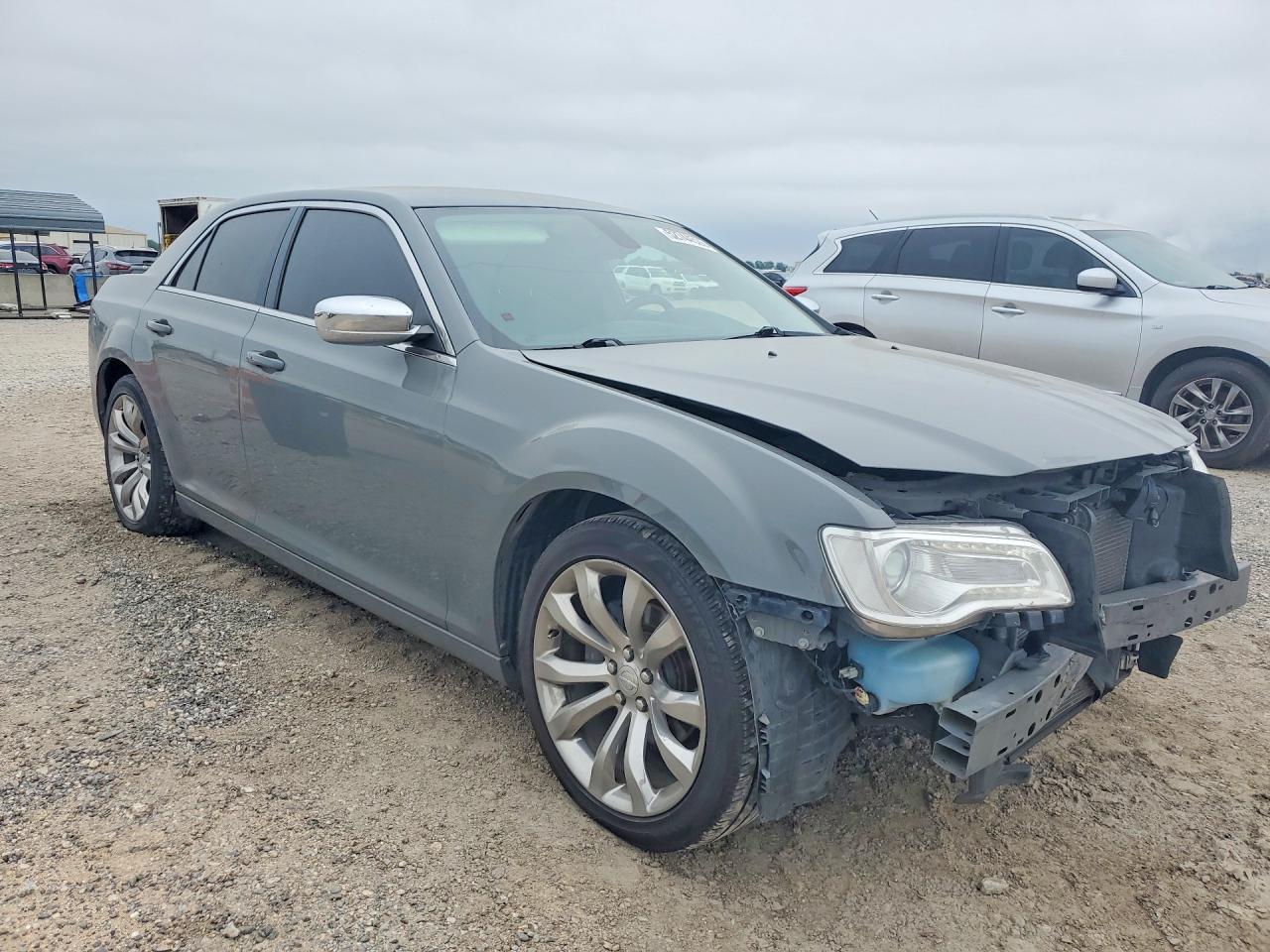 2019 CHRYSLER 300 TOURING photo 10
