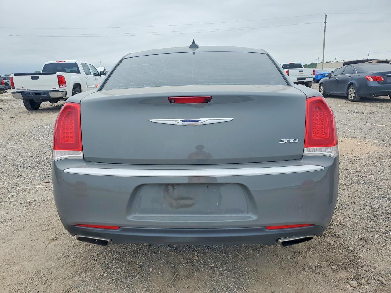 2019 CHRYSLER 300 TOURING photo 16
