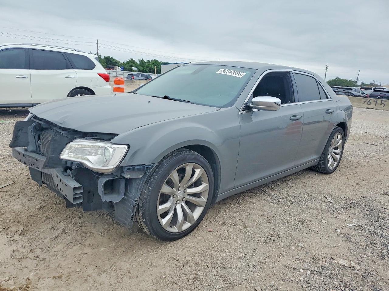 2019 CHRYSLER 300