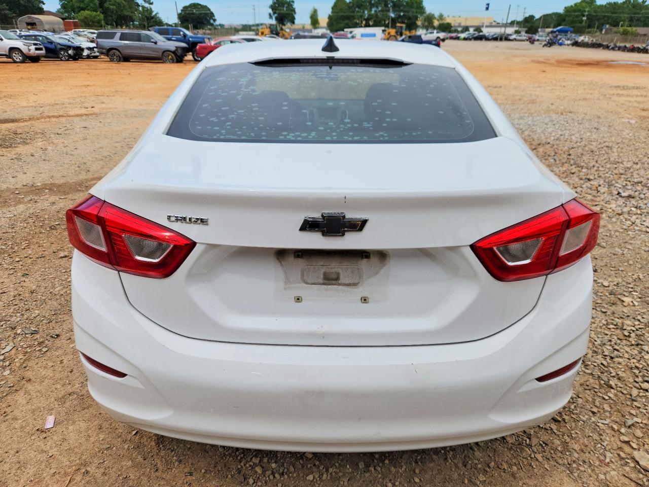 2017 CHEVROLET CRUZE LS photo 16