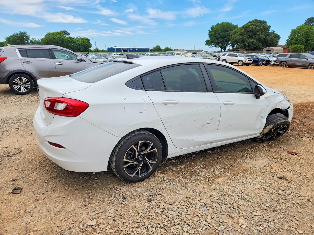 2017 CHEVROLET CRUZE LS photo 7