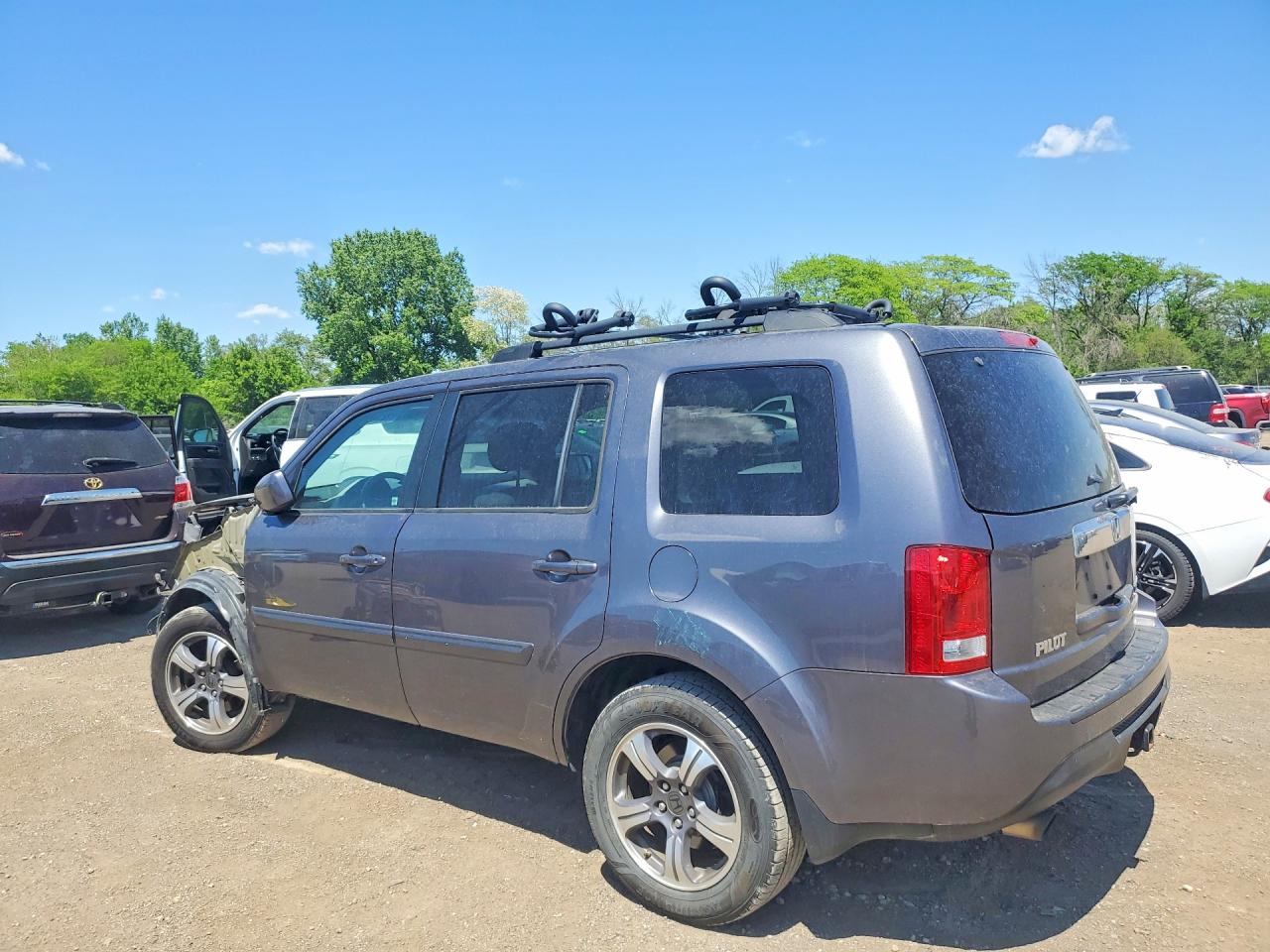 2015 HONDA PILOT SE photo 2