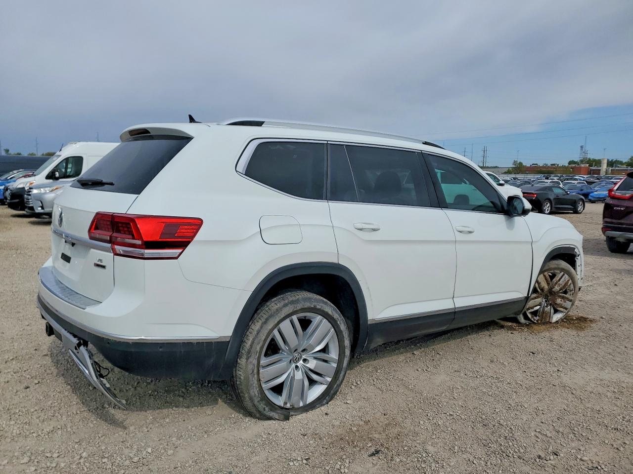 2018 VOLKSWAGEN ATLAS SEL PREMIUM photo 5