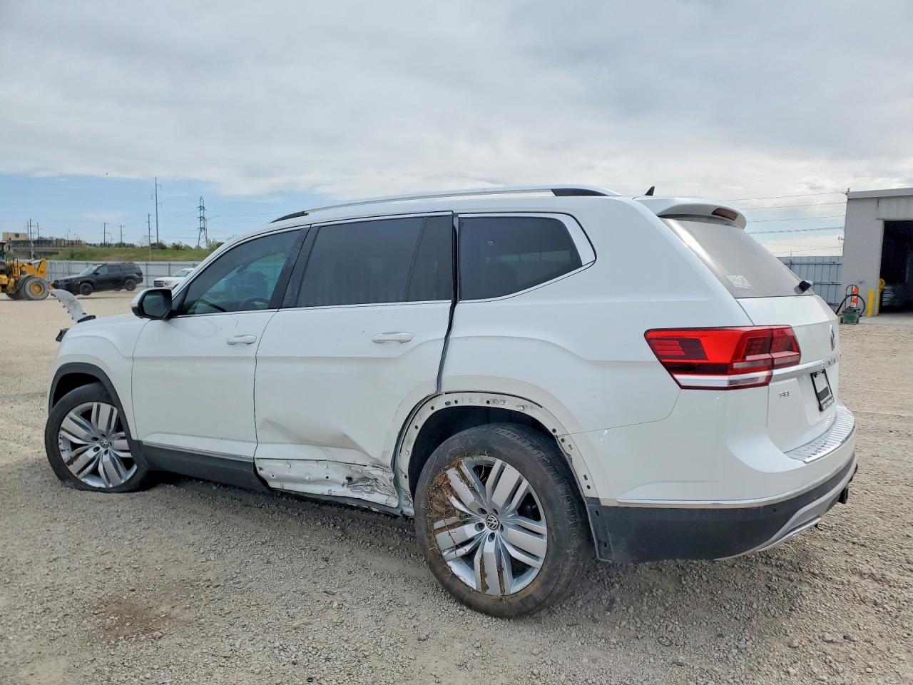 2018 VOLKSWAGEN ATLAS SEL PREMIUM photo 3