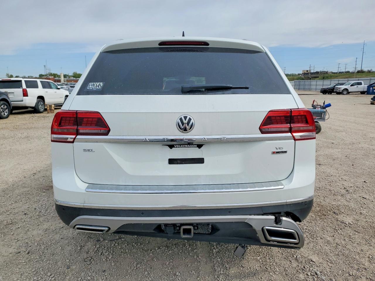 2018 VOLKSWAGEN ATLAS SEL PREMIUM photo 11