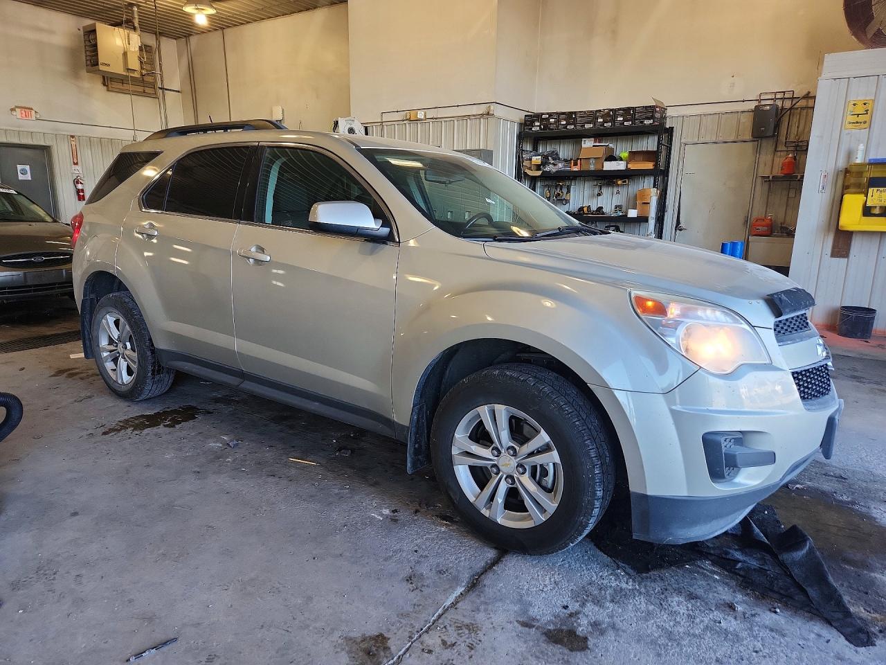 2013 CHEVROLET EQUINOX LT photo 4