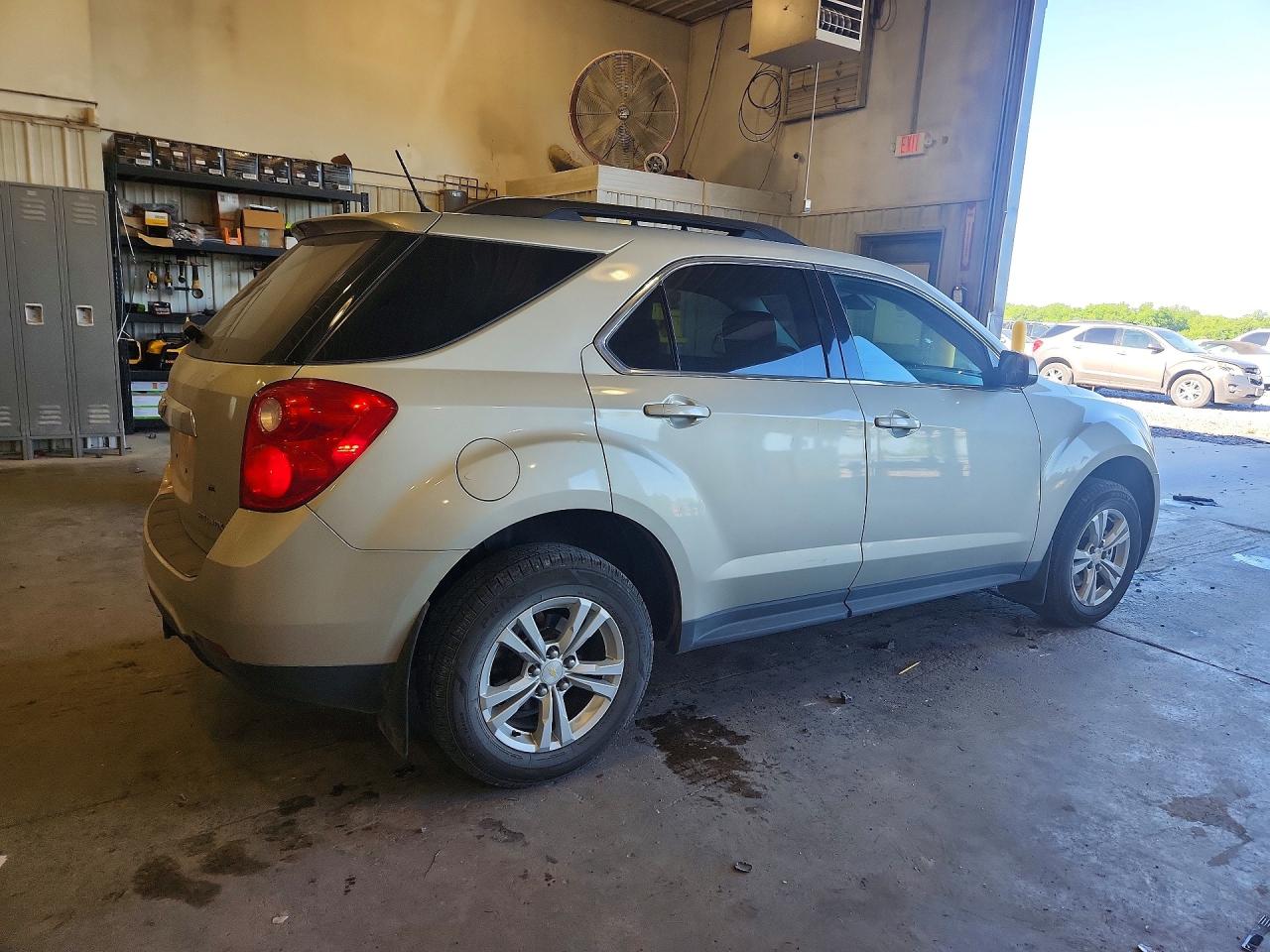 2013 CHEVROLET EQUINOX LT photo 3