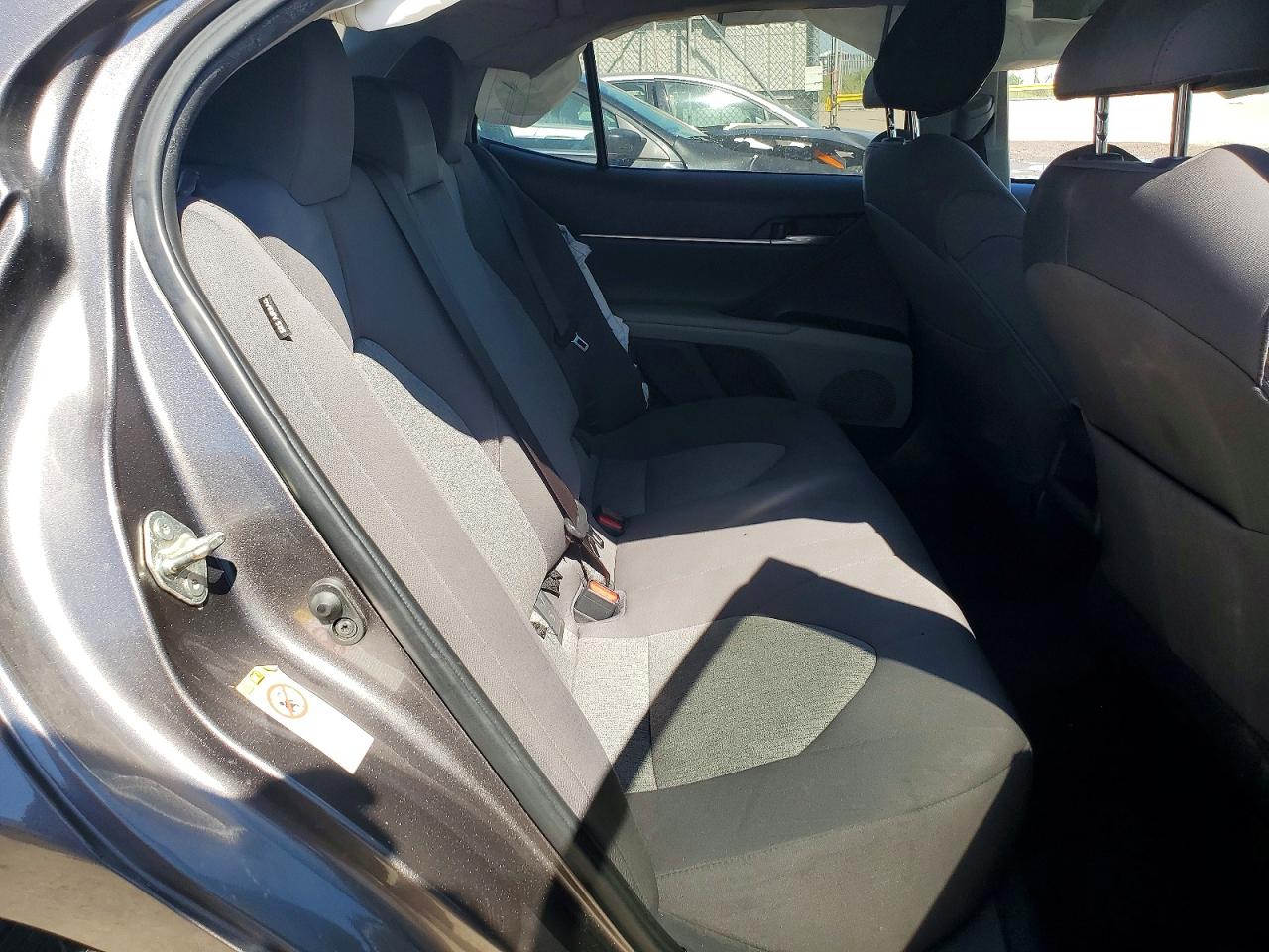 2018 TOYOTA CAMRY L photo 10