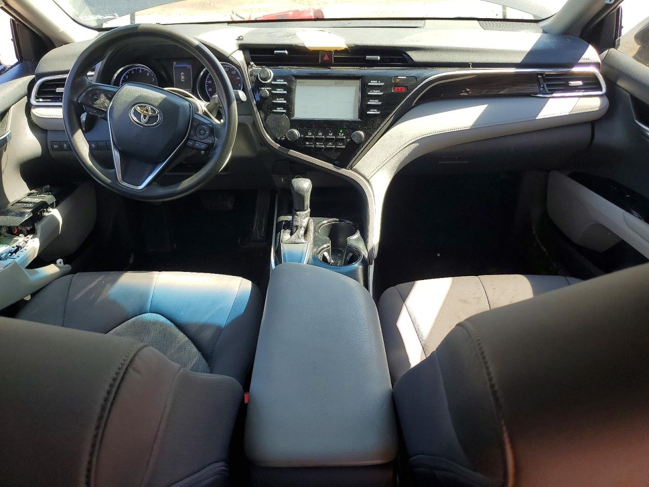 2018 TOYOTA CAMRY L photo 8