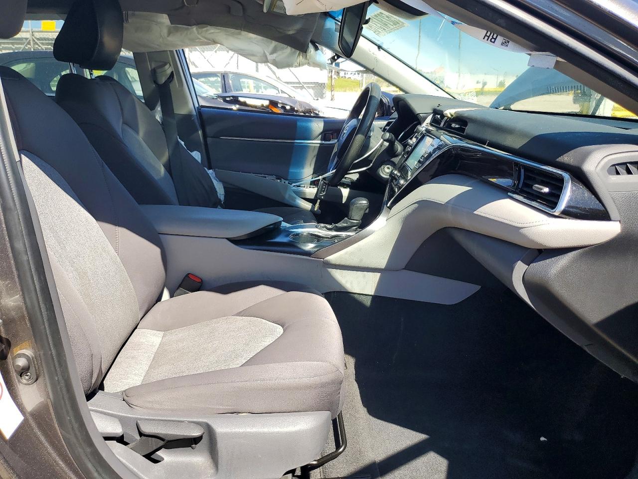 2018 TOYOTA CAMRY L photo 7