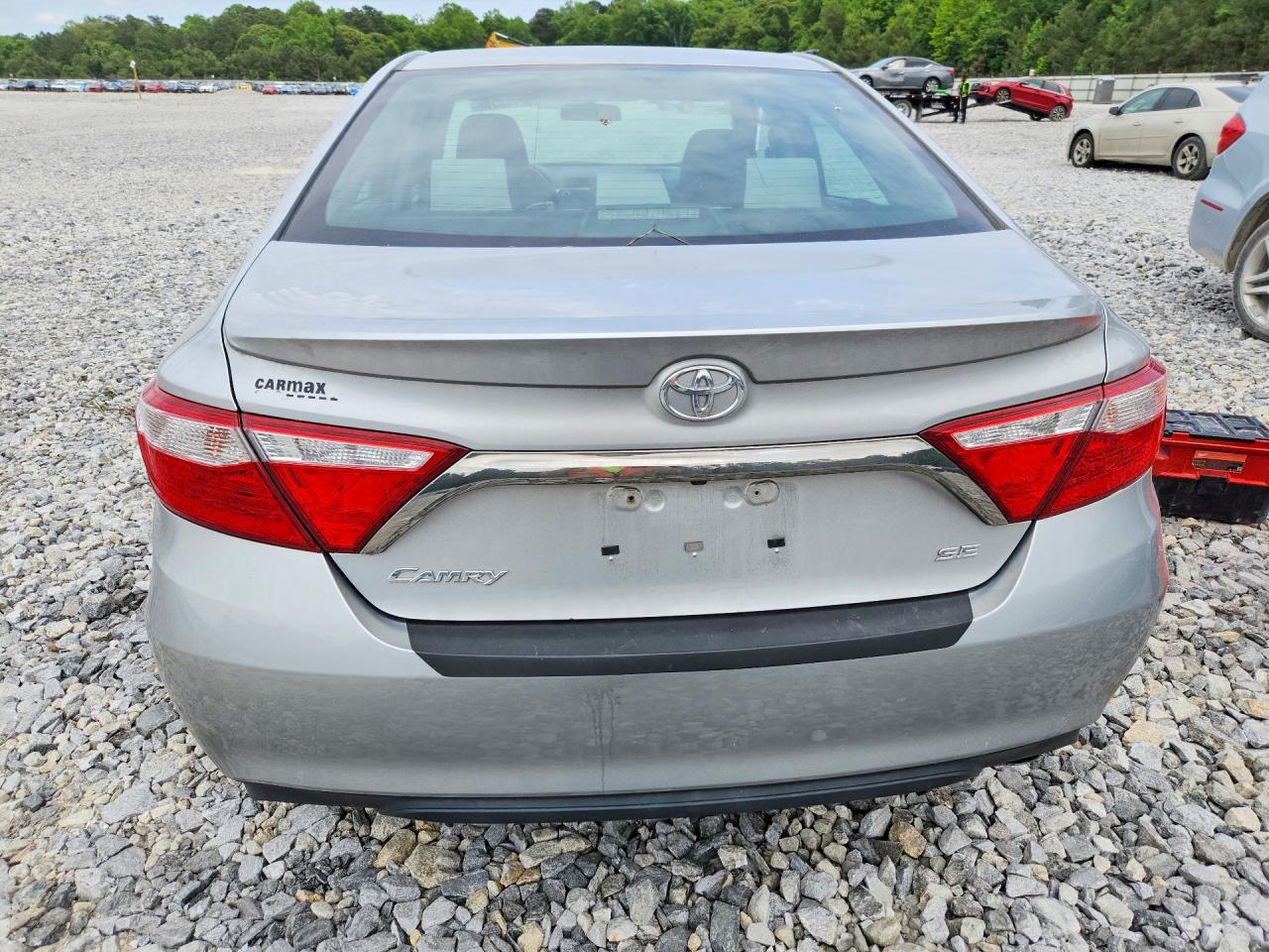 2015 TOYOTA CAMRY SE photo 11