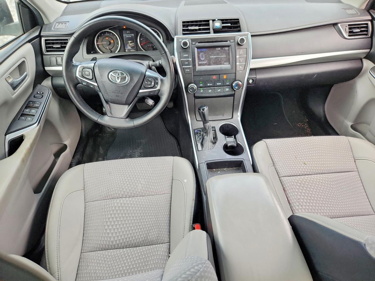 2015 TOYOTA CAMRY SE photo 15