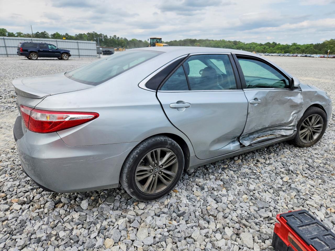 2015 TOYOTA CAMRY SE photo 5