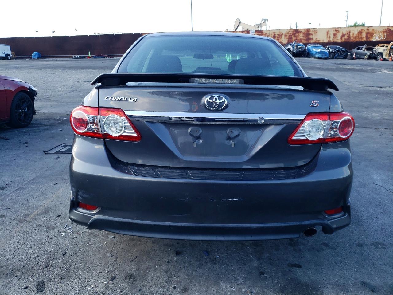 2013 TOYOTA COROLLA S photo 11