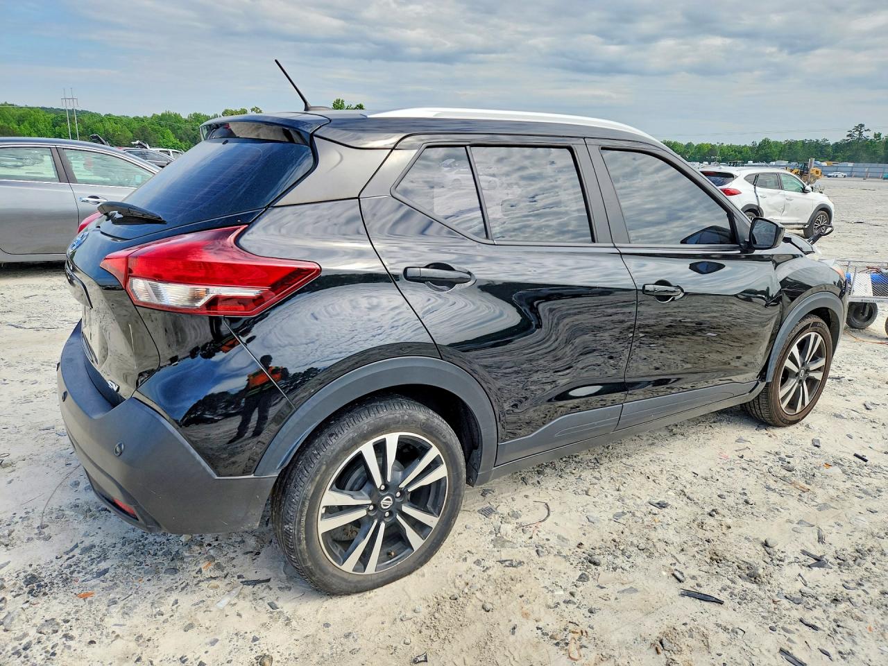 2020 NISSAN KICKS SV photo 7